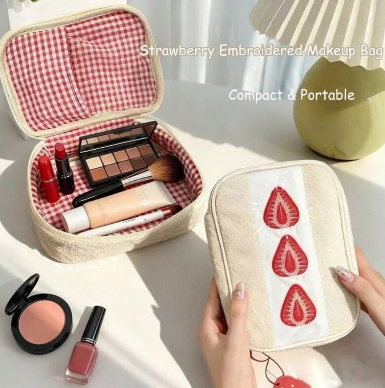Bolsa de Maquillaje Pastelito de Fresa Bordada