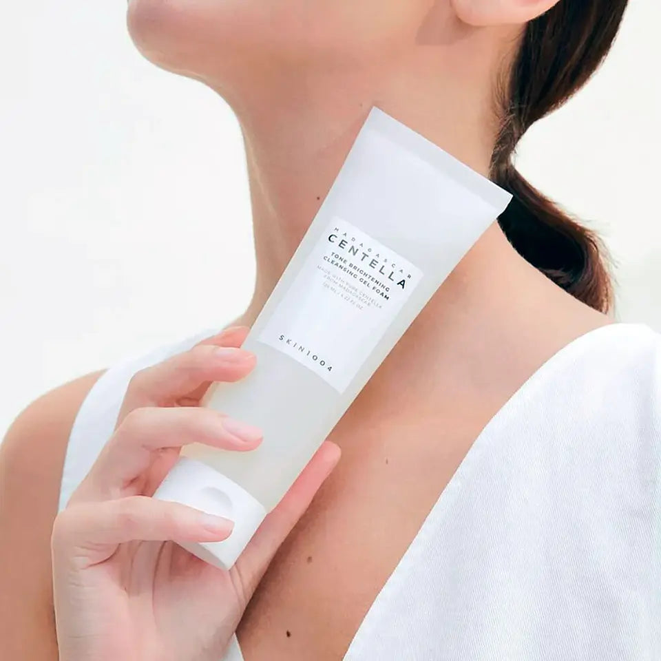 SKIN1004 – Limpiador Madagascar Centella Tone Brightening Cleansing Gel Foam