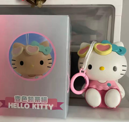 Llavero Hello Kitty que se broncea al sol
