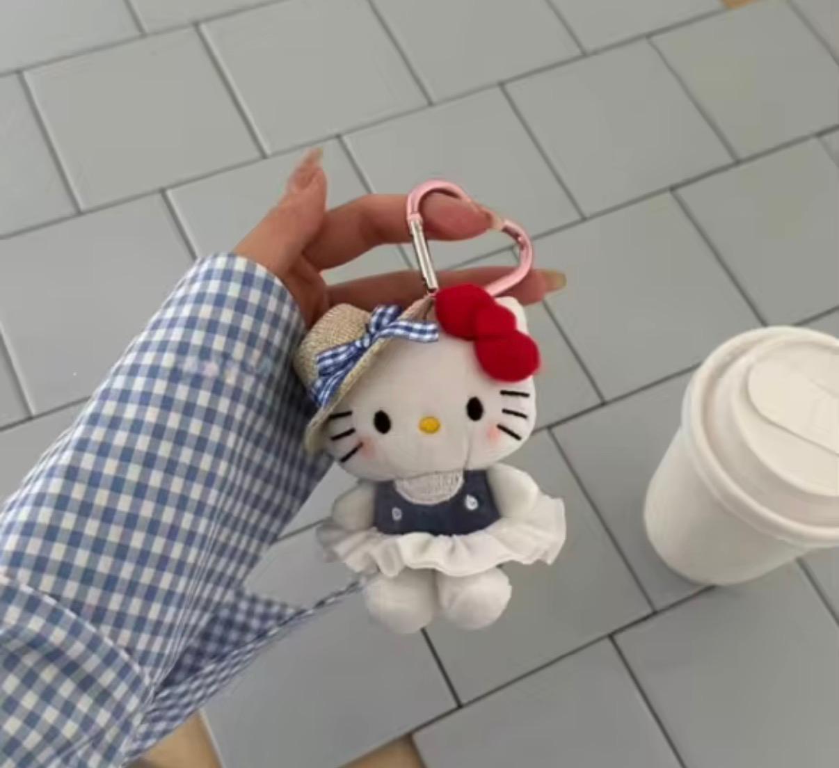 Llavero Hello Kitty con sombrero