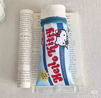 Estuche Hello Kitty en forma de pasta de dientes