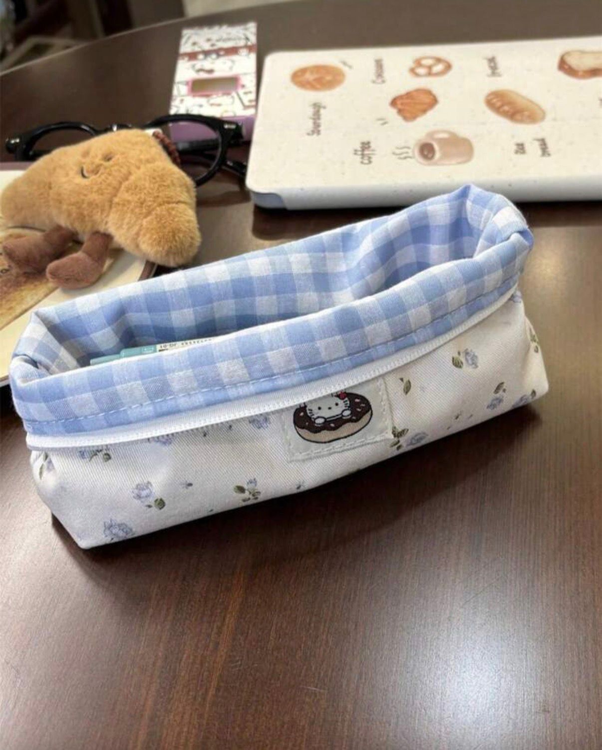 Estuche Hello Kitty + set de bolígrafos Hello Kitty