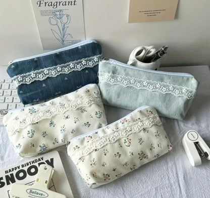 Estuche con diseño de encaje