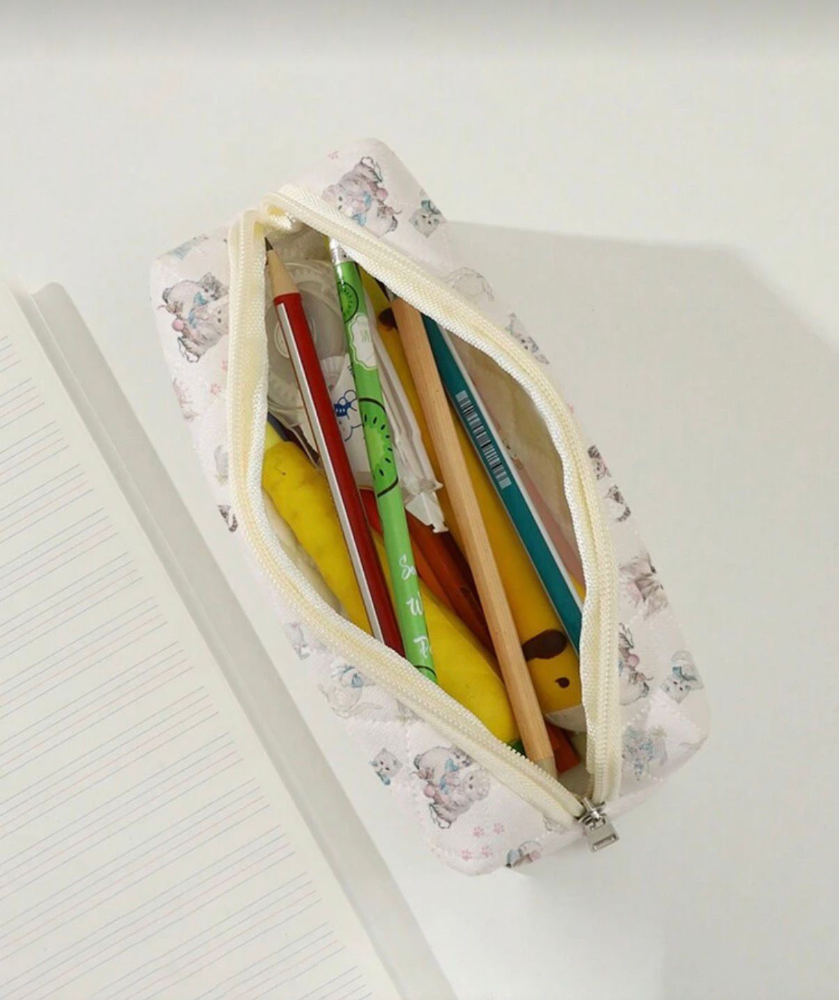 Estuche para lápices con diseño de gatos