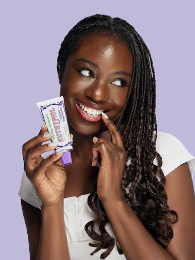 EUTHYMOL – Pasta Dental Blanqueadora Purple Corrector